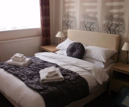 Hotel The Crown And Cushion Windsor Zewnętrze zdjęcie