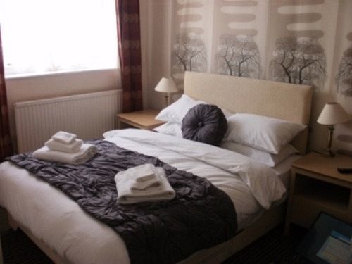 Hotel The Crown And Cushion Windsor Zewnętrze zdjęcie